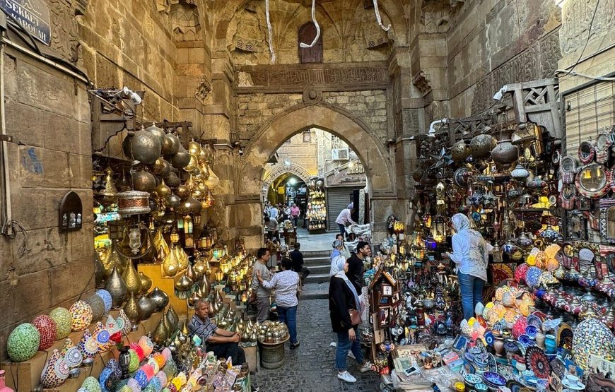 Transport to Khan El Khalil Bazaar and EL Moez Street 8 hours