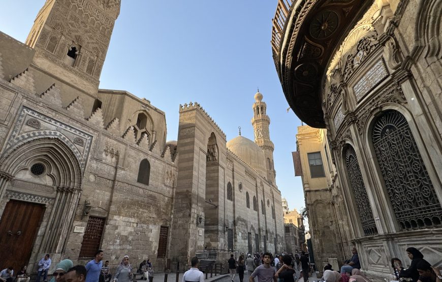 Khan El Khalil Bazaar and EL Moez Street Half Day (Car + Guide)