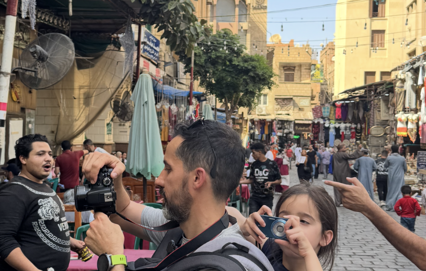 Khan El Khalil Bazaar and EL Moez Street Half Day (Car + Guide)