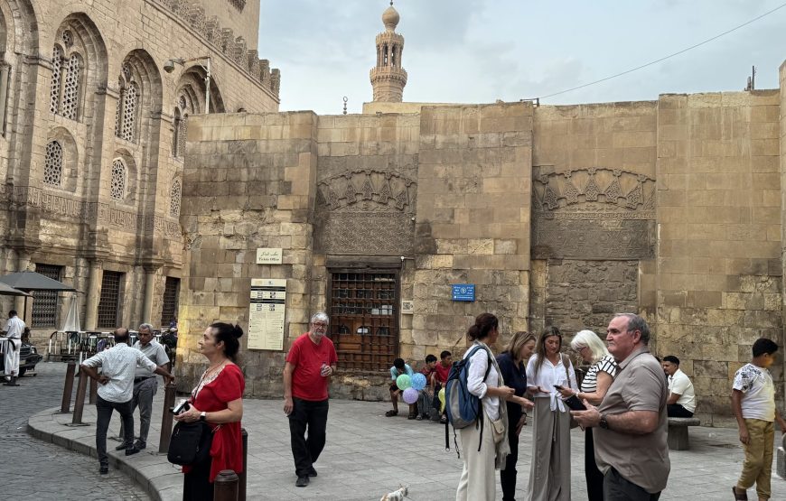 Khan El Khalil Bazaar and EL Moez Street Half Day (Car + Guide)
