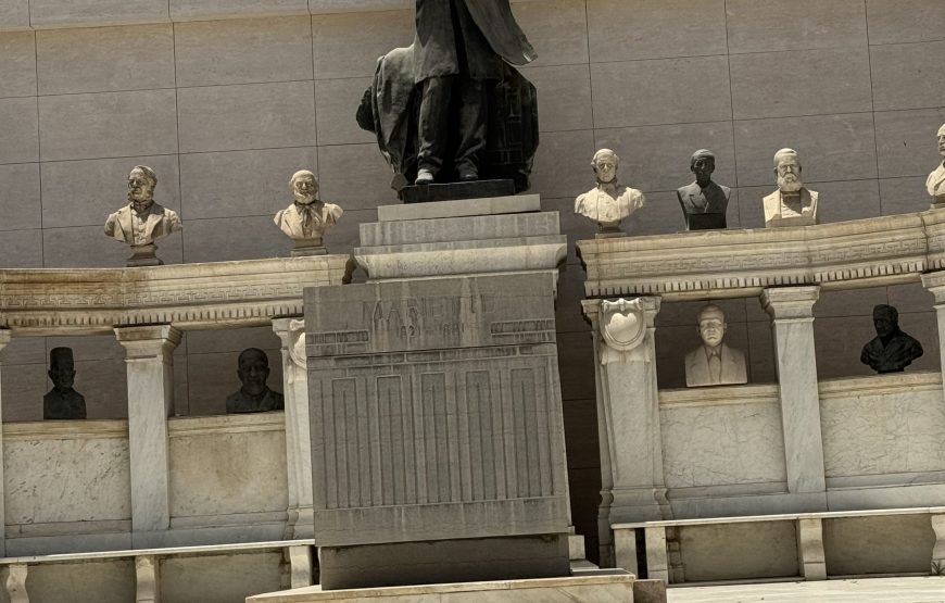 Egyptian Museum and Citadel and old Cairo (Car + Guide + Ticket + Lunch)